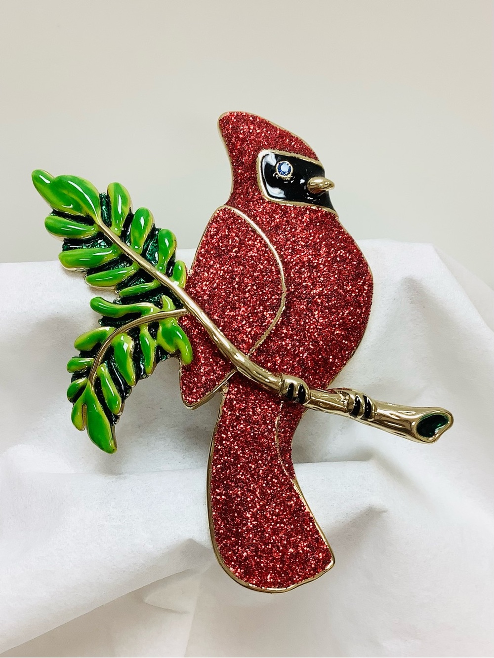 BUTLER 2015 HTF Goldtone Crystal Eye Sparkling Enamel Cardinal Bird Brooch